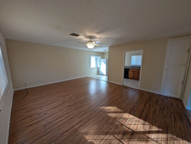 Foto del edificio - 331-337 Spruce Street