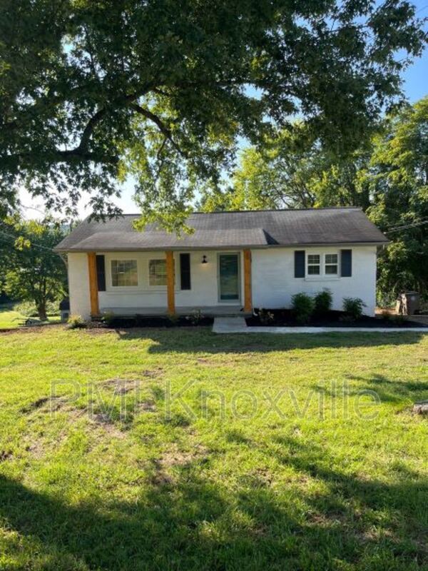 1940 Old Callahan Dr, Knoxville, TN 37912 House Rental in Knoxville
