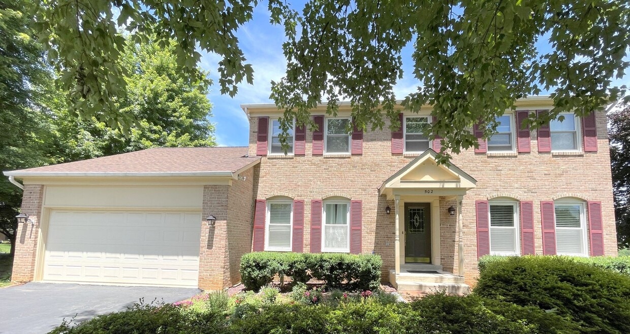 Primary Photo - Leesburg Country Club 4 Bed 3.5 Bath SFH F...
