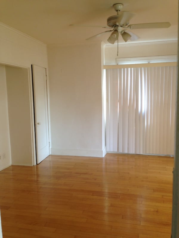 Building Photo - 836 S Park View St