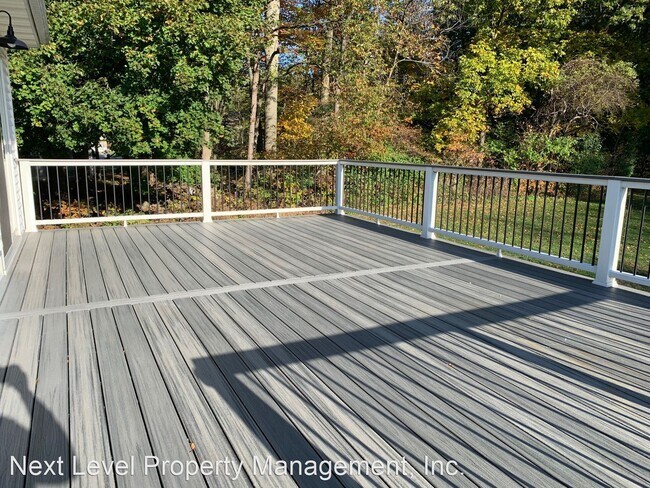 Foto del edificio - 3 br, 2 bath House - 6 Stanley Ln
