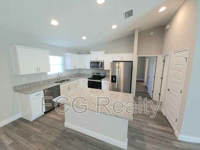 Foto del edificio - 8500 N Sussex Dr