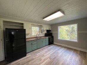 Building Photo - 13131 Parrish Ave Building Photo - 13131 Parrish Ave