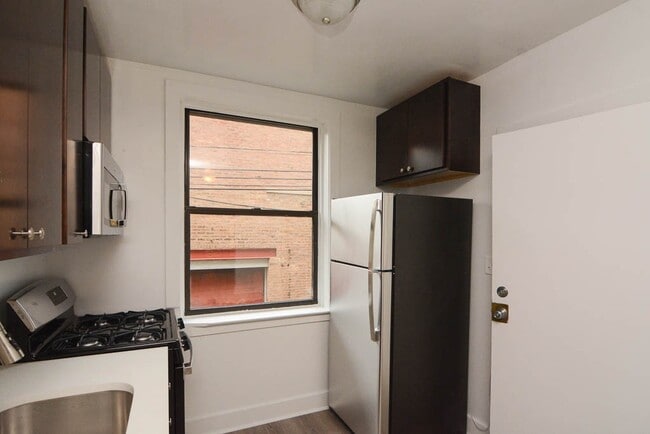 Building Photo - 2334.5 N Spaulding Ave