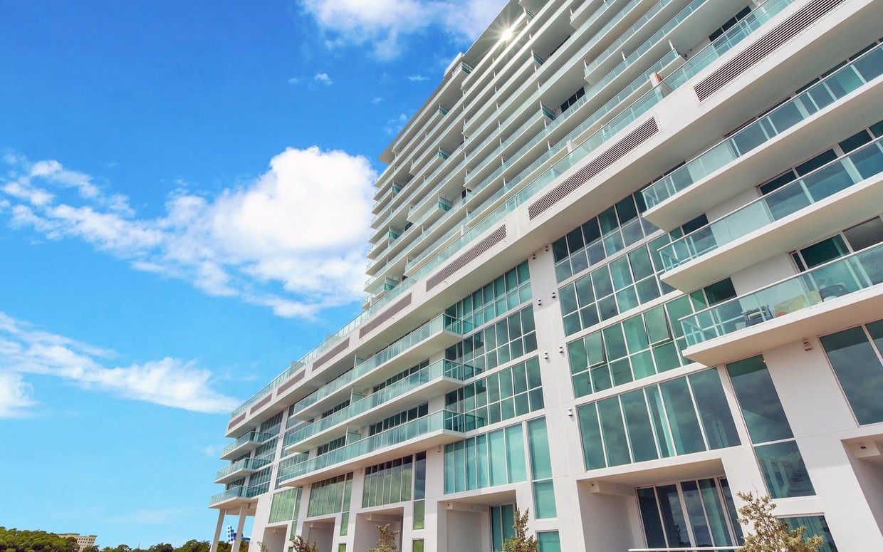 Primary Photo - 400 Sunny Isles Blvd