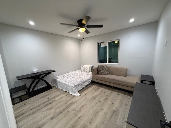 Foto del edificio - 7600 Coldwater Canyon Ave