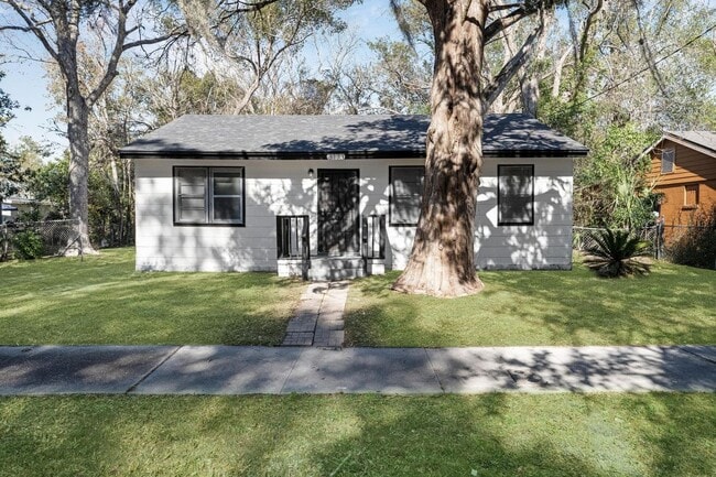 Foto del edificio - 3173 3rd St Cir S