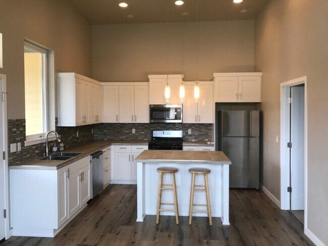 Foto del edificio - 4682 SW Yew Leaf Ct