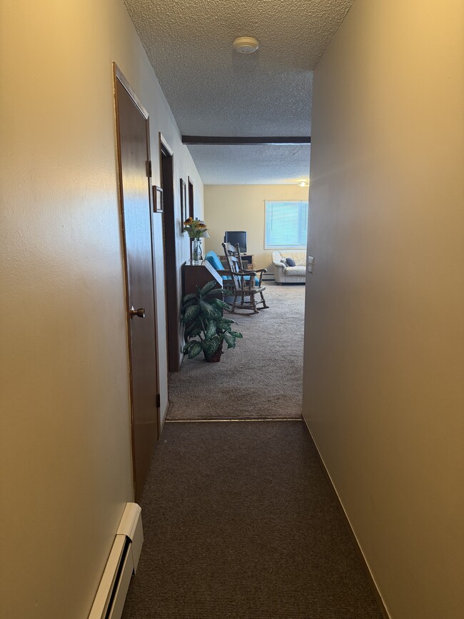 Building Photo - 120 Carlanna Lake Rd