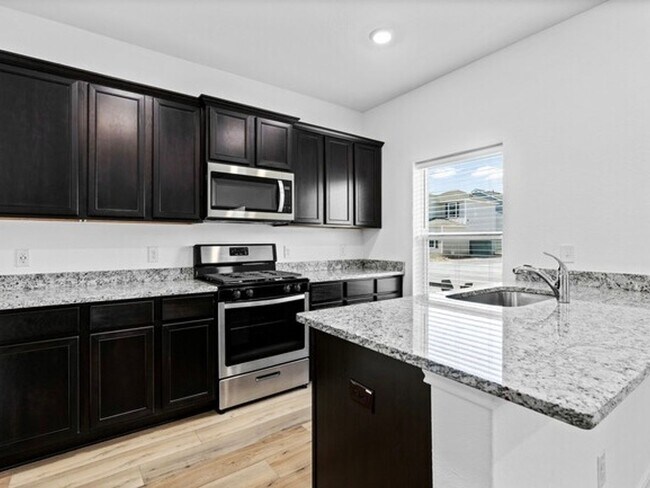 Building Photo - 10826 Emerick St
