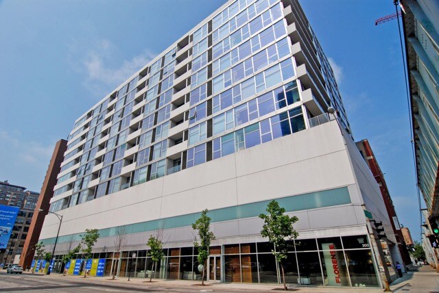 Edificio - 630 N Franklin St