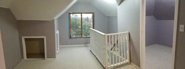 Building Photo - 5725 W 8th St