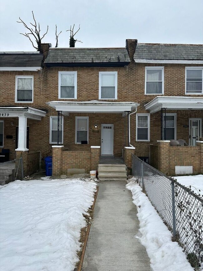 Foto del edificio - 4 Bedroom Spacious House