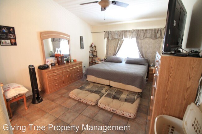 Building Photo - 3 br, 2 bath House - 116 Playa del Rey Ave