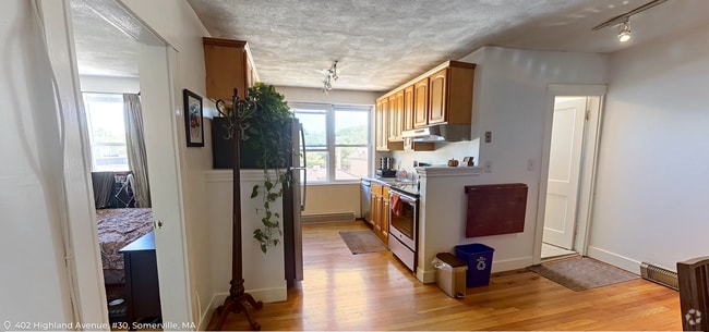 Building Photo - 390 Highland Ave