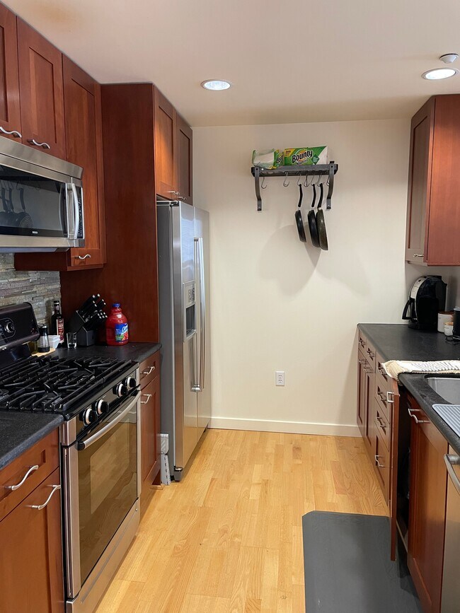 Kitchen - 1521 Sutter St
