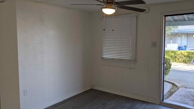 Foto del edificio - Cozy Studio 1 Bath All Utilities Paid Sect...