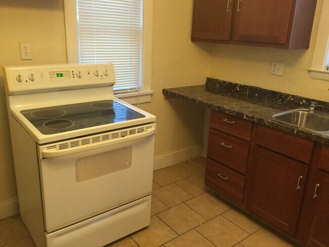 Foto del edificio - 4 Bedroom Single Family Home