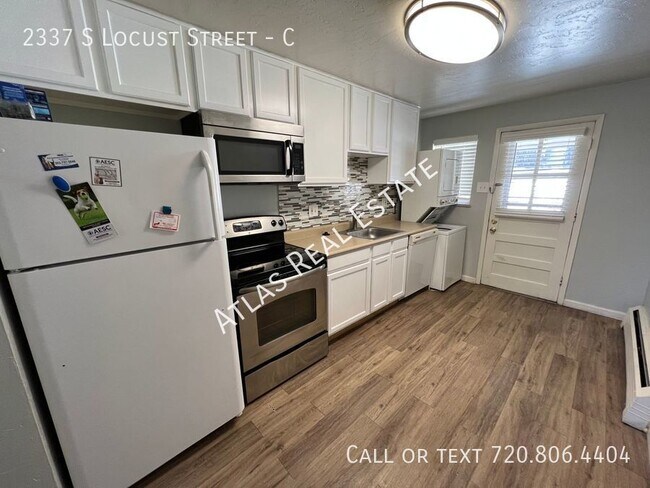 Building Photo - Experience Denver Living!! Centrally Locat...