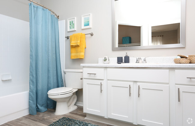 1 Br, Bathroom - Azure