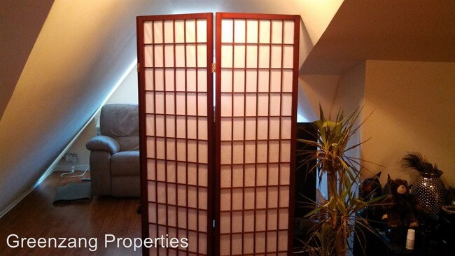 Building Photo - 505 S 42nd St