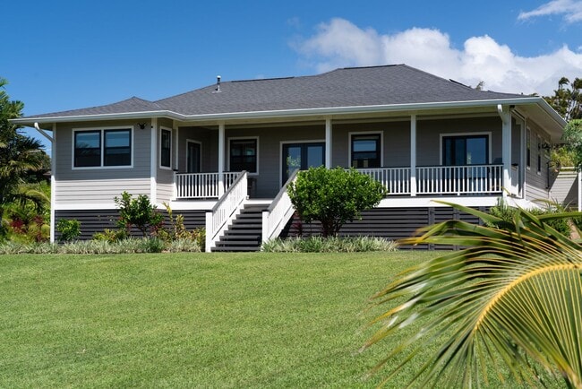 Foto del edificio - Elevated Haiku Retreat with Ocean Views, Designer Finishes & a Lush Edible Garden Sanctuary