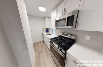 Building Photo - 81 Park Dr