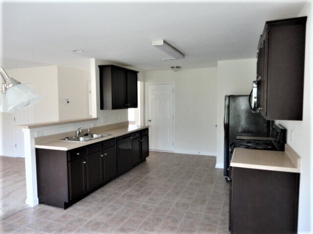 Foto del edificio - 2725 Quail Oaks Drive