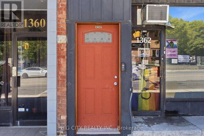Photo du bâtiment - 1362 Bathurst St