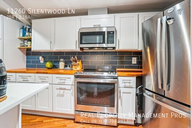 Foto del edificio - 11260 Silentwood Ln