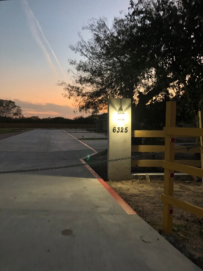 Property Entrance - 6326 Gregg St