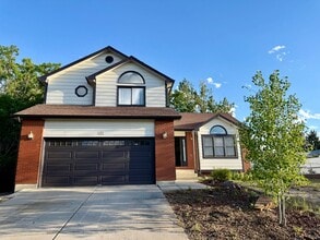 Building Photo - 411 Ruby Dr