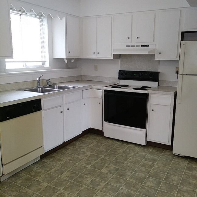 Foto del edificio - 4216 Woodworth Ave