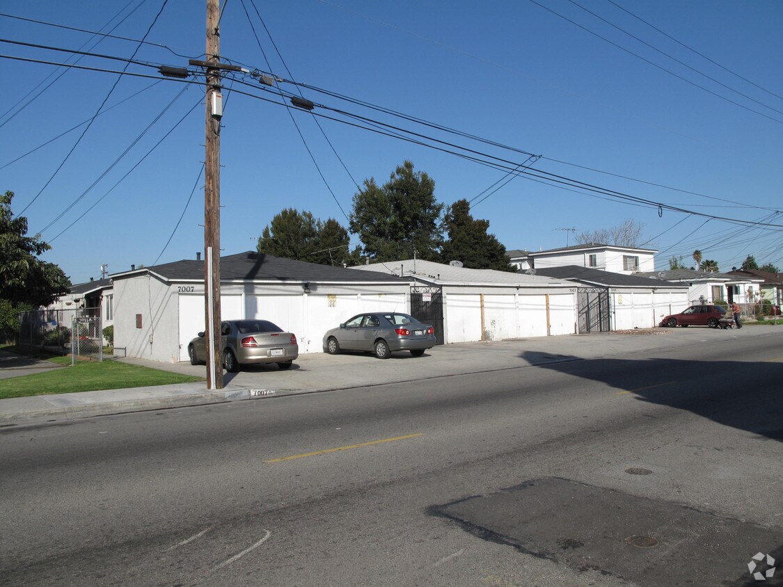 Primary Photo - 7001-7007 Walker Ave