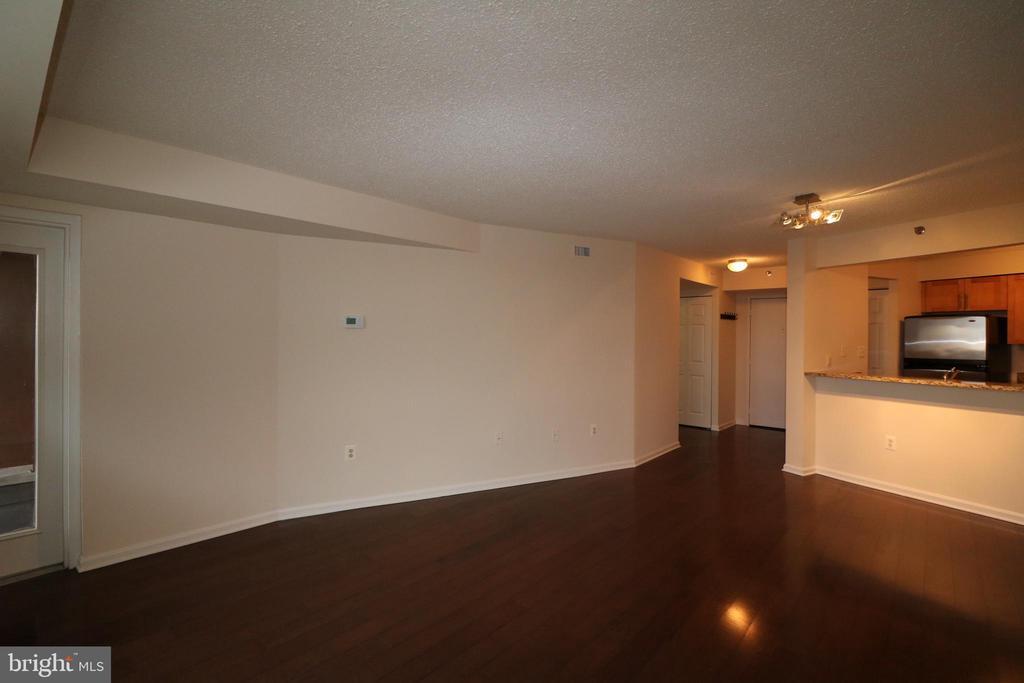 Primary Photo - 10101 Grosvenor Pl
