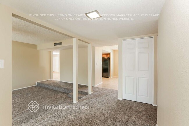Foto del edificio - 4621 W Carol Ave