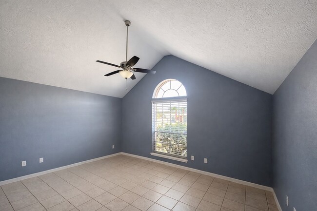 Building Photo - 6415 Autumn Thistle Dr