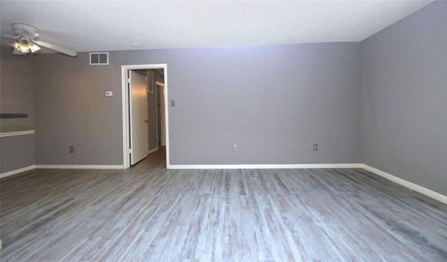 Building Photo - 2626 Holly Hall St
