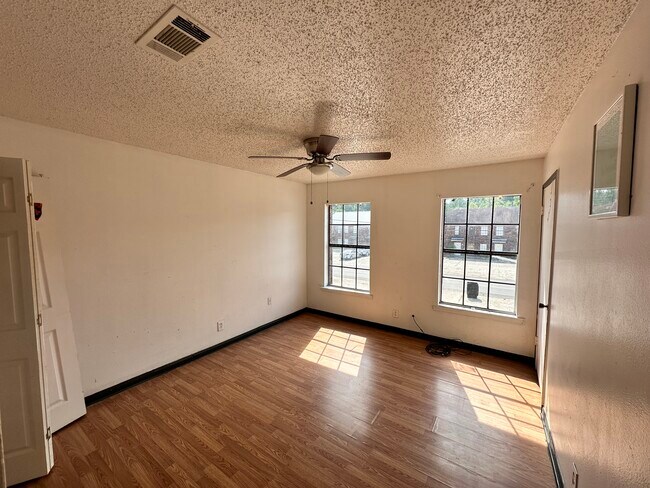 Foto del edificio - 46038 Rufus Bankston Rd