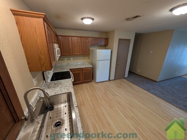 Building Photo - 914 Fall Meadow Ln