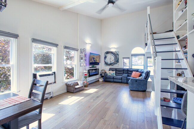 Foto del edificio - 32 Pine St