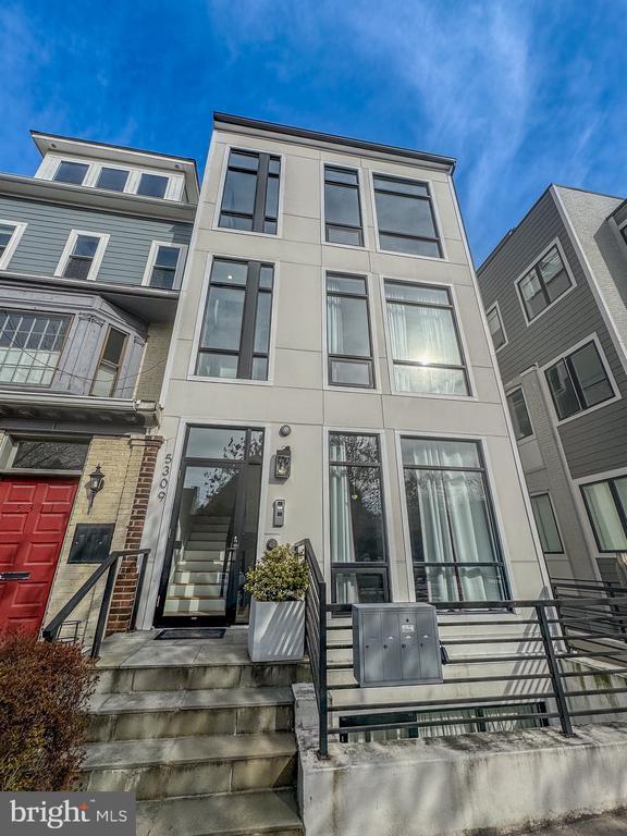 Foto del edificio - 5309 Connecticut Ave NW