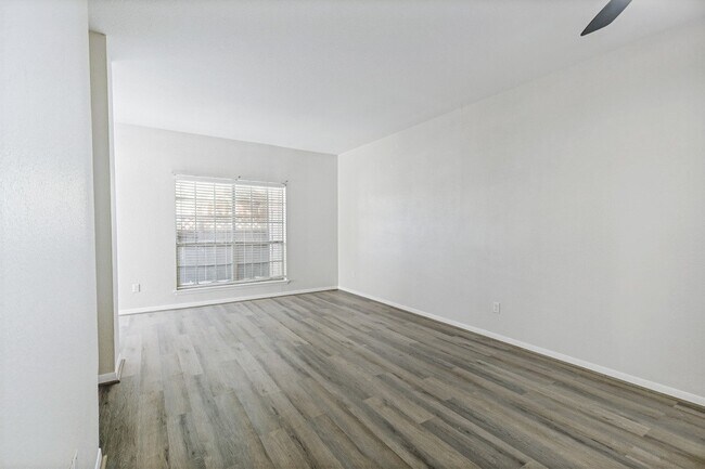 Foto del edificio - 2626 Holly Hall St
