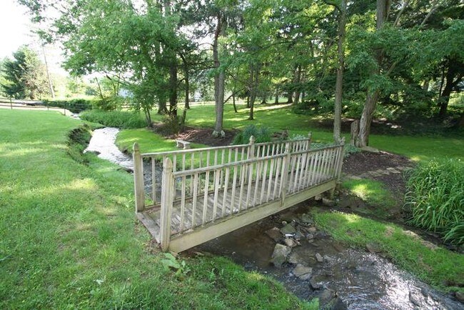 Foto del edificio - 202 Millersdale Rd