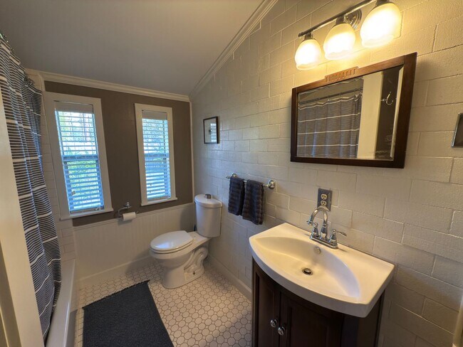 Foto del edificio - Premium Two Bedroom Cottage in the Garden ...