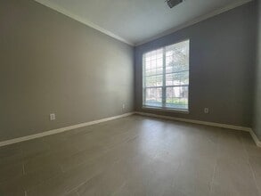 Building Photo - 8519 Babbling Brook Ct