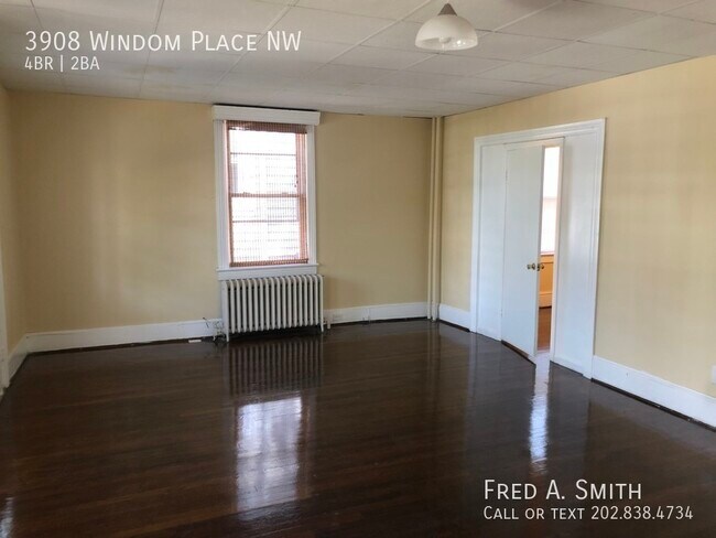 Building Photo - 3908 Windom Pl NW