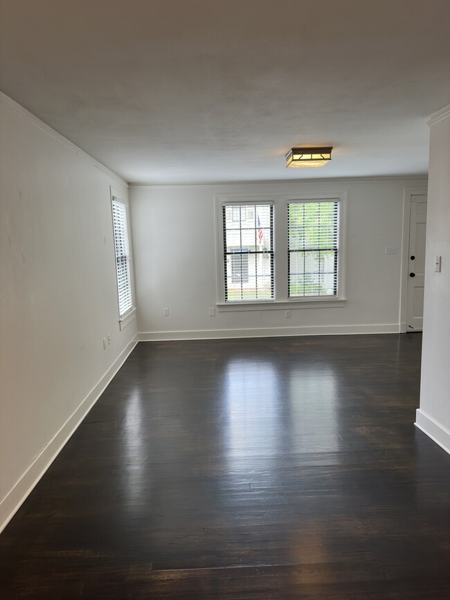 Foto del edificio - 772 Lakeland Dr