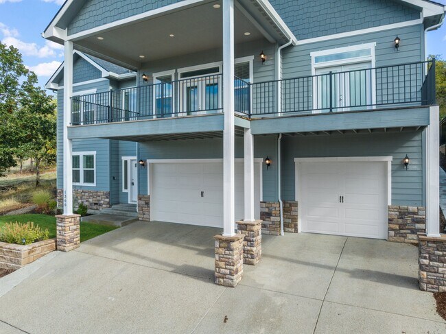 Foto del edificio - 1366 Poppy Ridge Dr