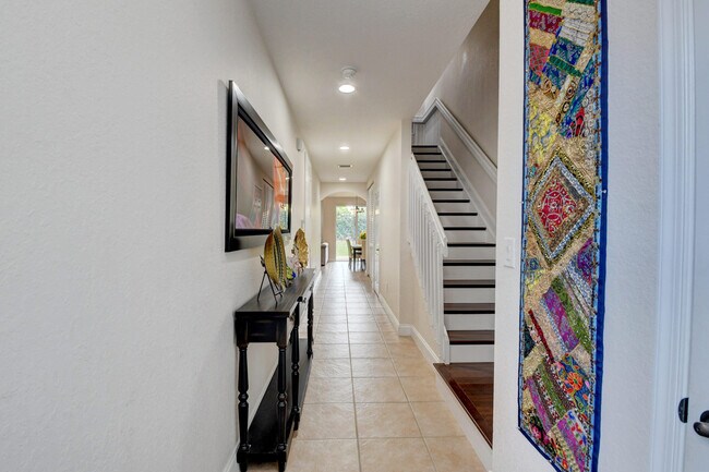 Building Photo - 106 S Longport Cir